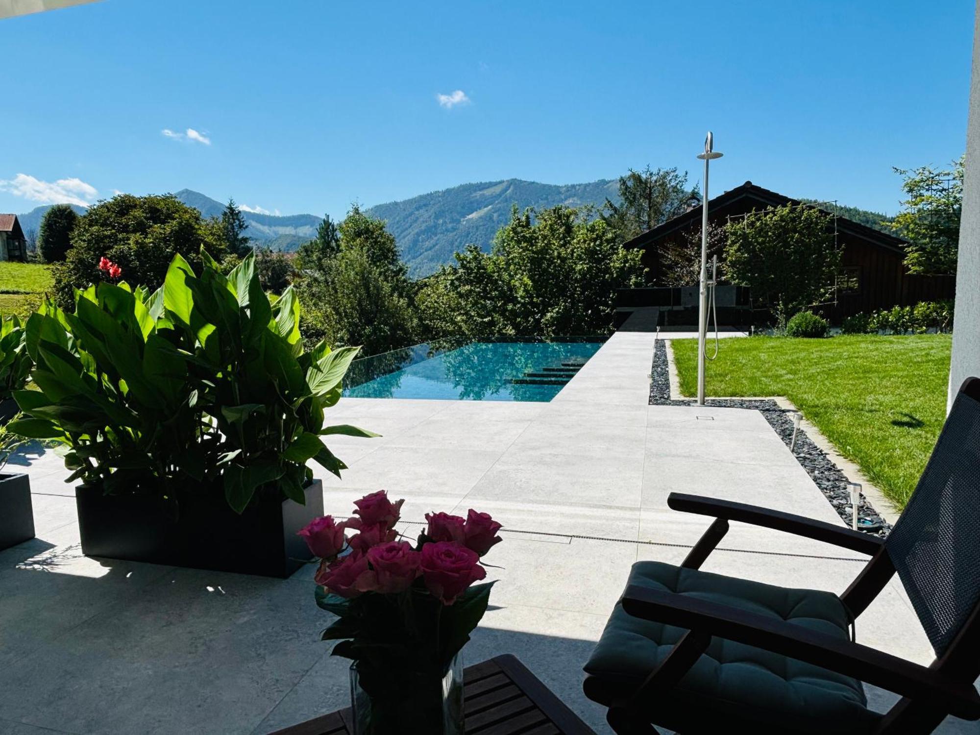 Place2Be - With Infinity Pool Faistenau Buitenkant foto
