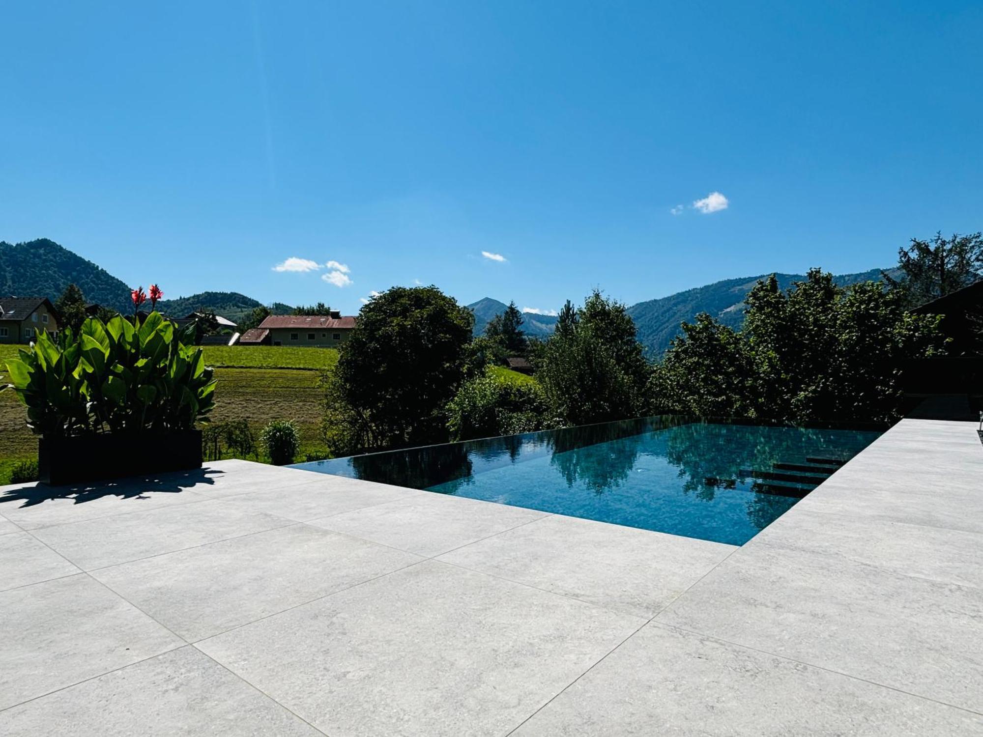 Place2Be - With Infinity Pool Faistenau Buitenkant foto